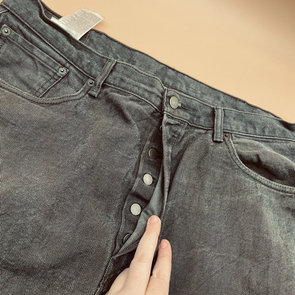 Levis 501 Jeans Size 40x30 (38 X 29) Gray Button Fly Straight Denim Pants - Picture 3 of 10